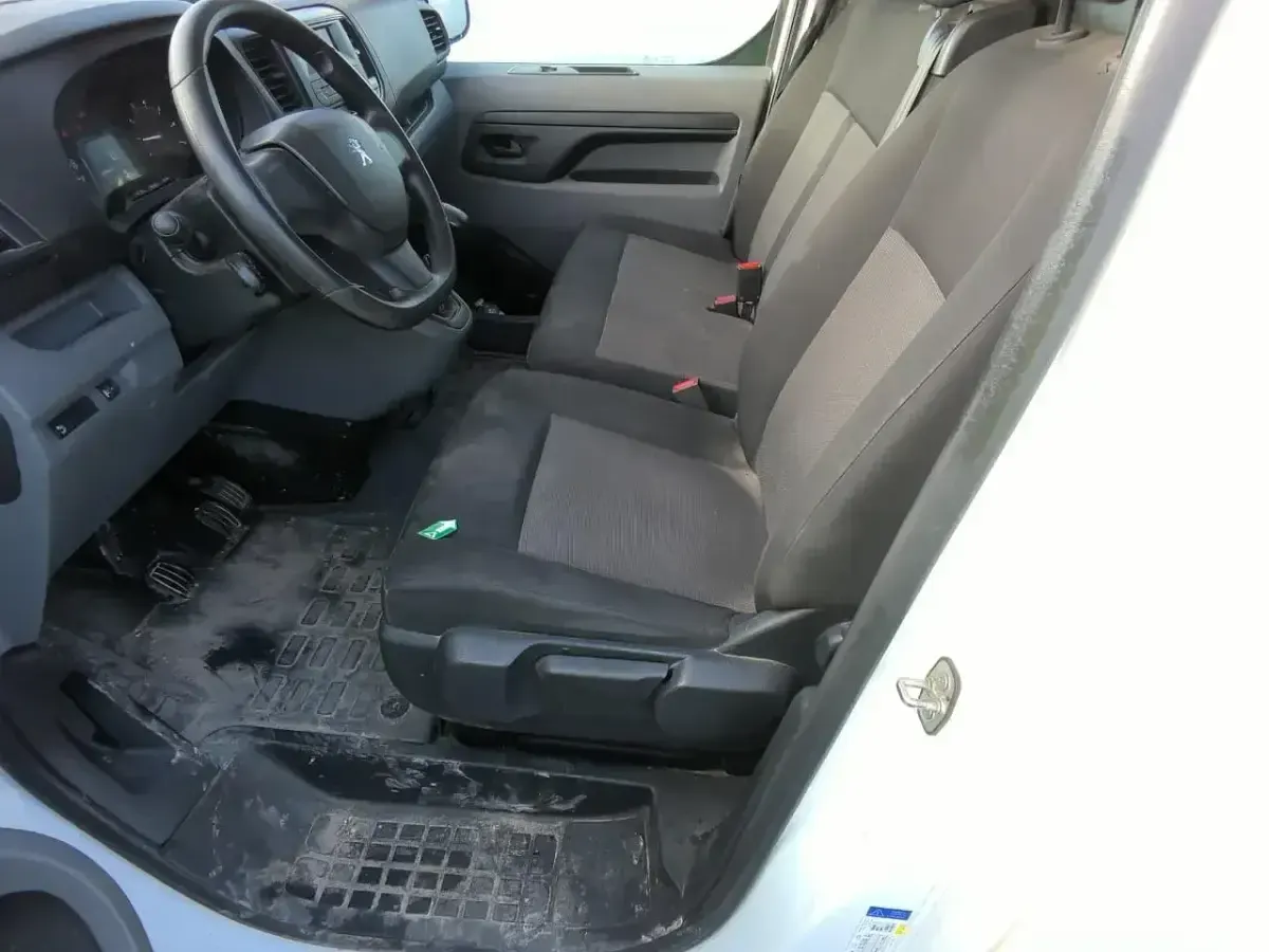 Usado Peugeot Expert Premium 120 CV (88 kW) 2022 Blanco Van