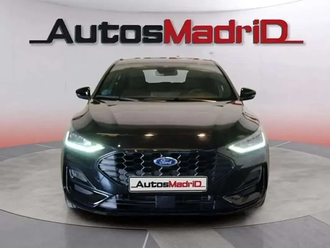 Usado Ford Focus ST-Line 126 CV (92 kW) 2023 Negro Berlina