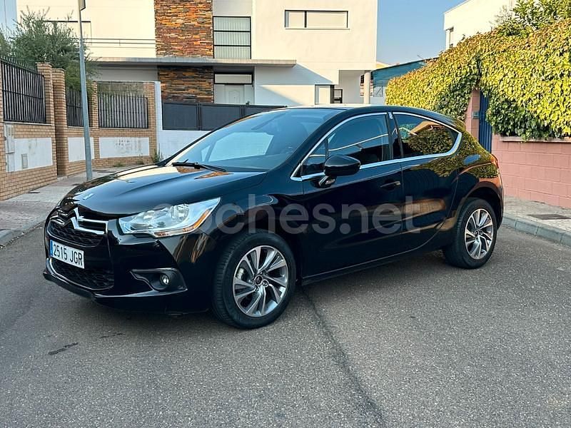 Negro Usado 2015 DS Automobiles DS4 Design Berlina | 7650 € (Buen precio) - Imagen 1/4