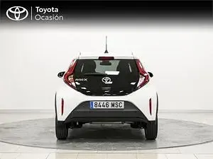 Usado Toyota Aygo Play 72 CV (52 kW) 2024 Blanco
