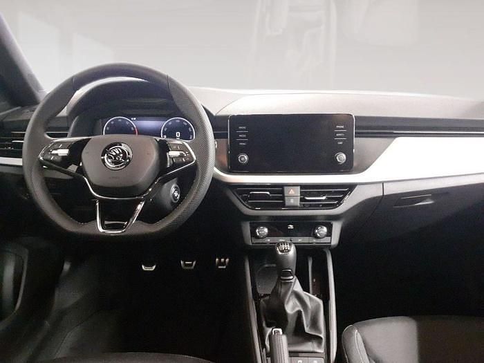 Usado Skoda Kamiq Sport 110 CV (80 kW) 2023 Rojo SUV