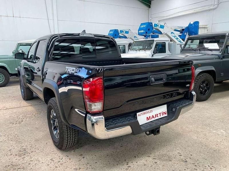 Usado Toyota Tacoma 281 CV (206 kW) 2017 Negro Pickup/Camioneta