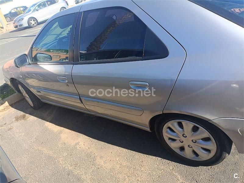 Usado Citroën Xsara 90 CV (66 kW) 2001 Gris / plata Coupe