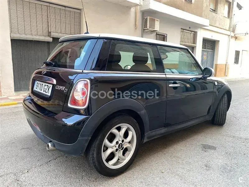 Käytetty Mini Cooper D 110 HP (80 kW) 2010 Musta Viistoperä
