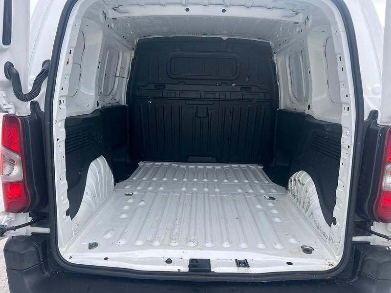 Usado Citroën Berlingo 76 CV (55 kW) 2019 Blanco Monovolumen