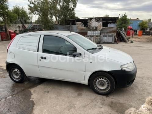 Usado Fiat Punto Dynamic 90 CV (66 kW) 2010 Blanco Utilitario