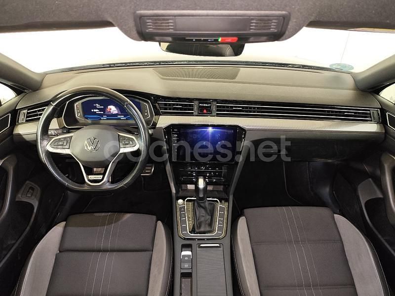 Usado VW Passat Alltrack 200 CV (147 kW) 2021 Negro Familiar
