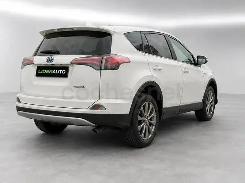Usado Toyota RAV4 Hybrid Advance 197 CV (144 kW) 2018 Blanco SUV