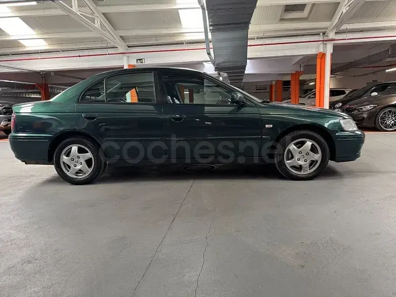 Usado Honda Accord ES 147 CV (108 kW) 2000 Verde Berlina