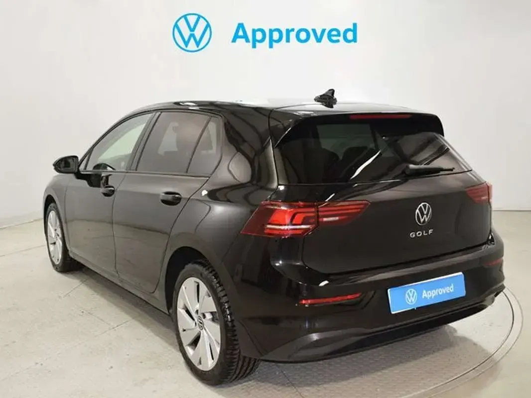 Usado VW Golf VIII 116 CV (85 kW) 2025 Negro Utilitario