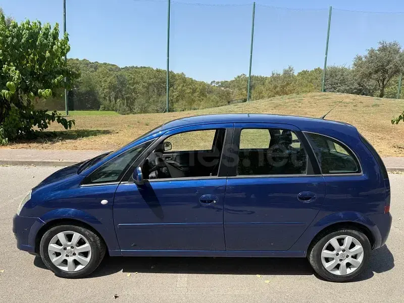 Usado Opel Meriva Cosmo 105 CV (77 kW) 2006 Azul Monovolumen