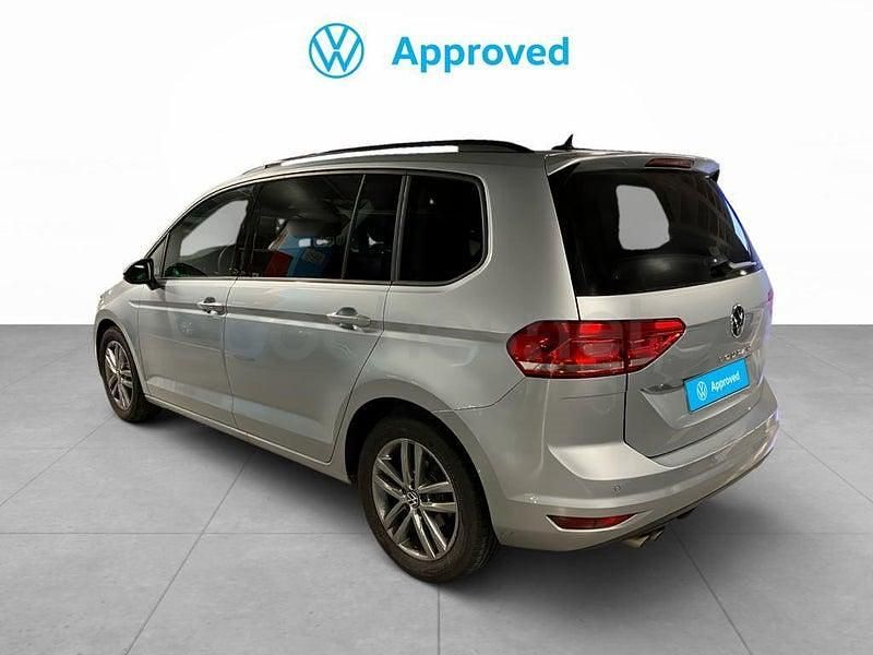 Usado VW Touran 150 CV (110 kW) 2025 Gris / plata Monovolumen
