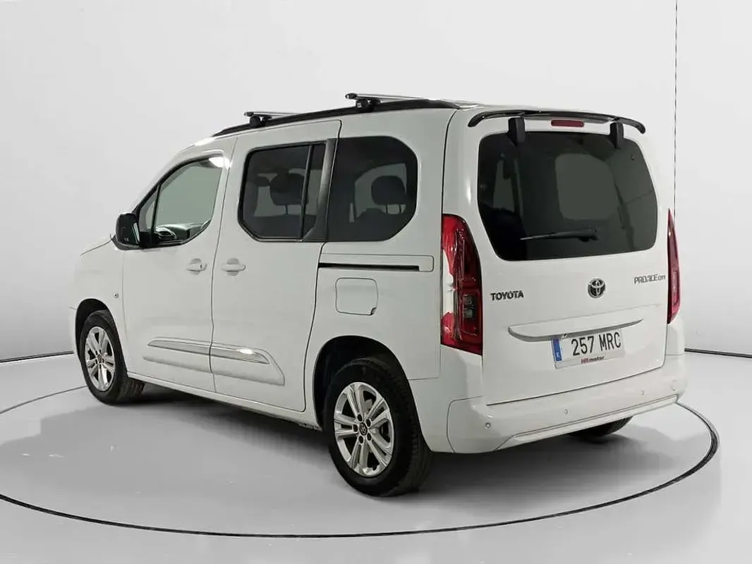 Usado Toyota Proace Active 131 CV (96 kW) 2024 Blanco Monovolumen
