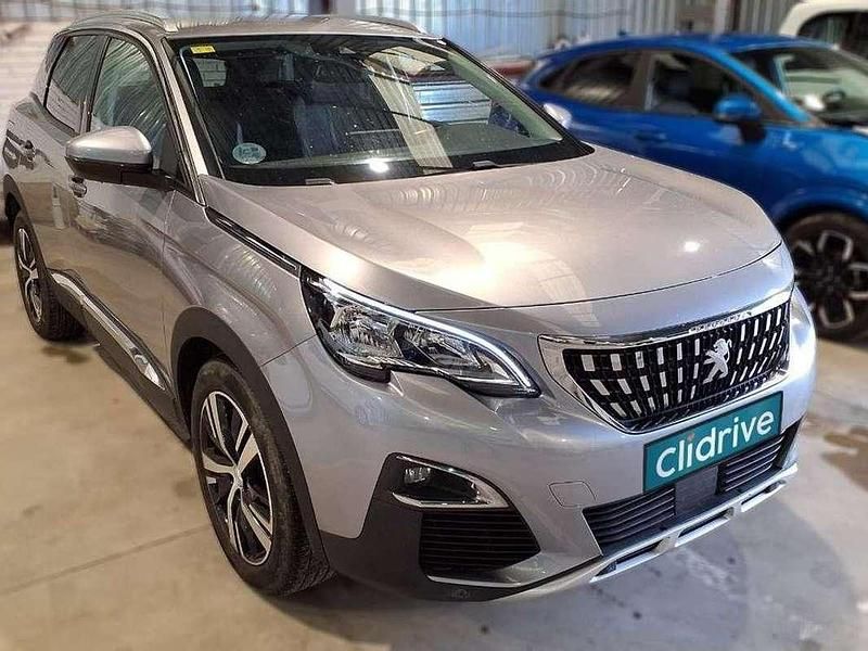 Usado Peugeot 3008 Allure 131 CV (96 kW) 2020 Gris SUV