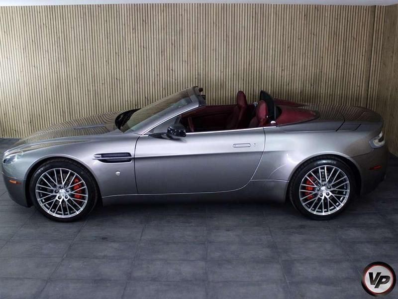Usado Aston Martin Vantage 426 CV (313 kW) 2010 Gris Coupe
