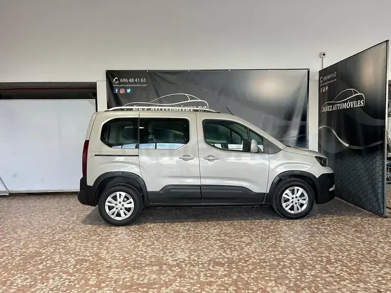 Usado Peugeot Rifter Active 130 CV (95 kW) 2019 Beige Monovolumen