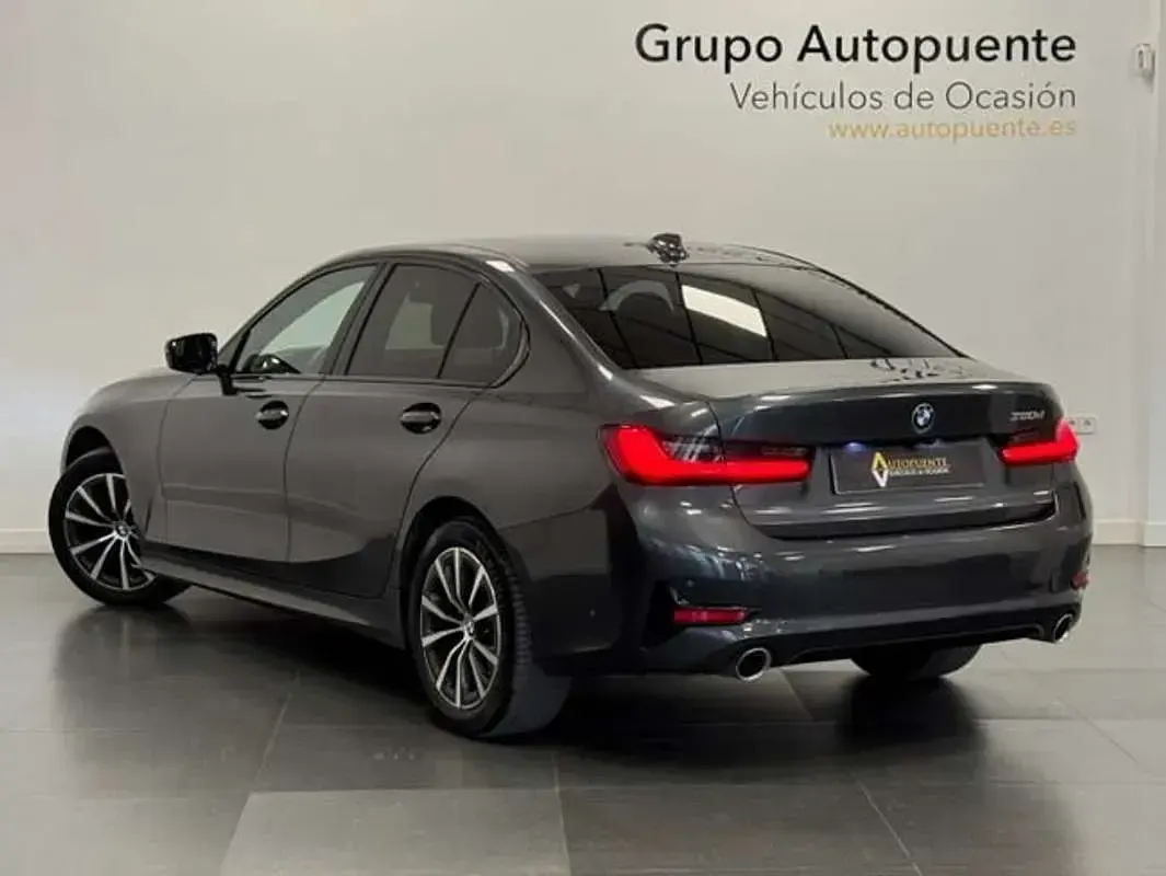 Usado BMW 320e Comfort Edition 190 CV (139 kW) 2022 Gris Berlina