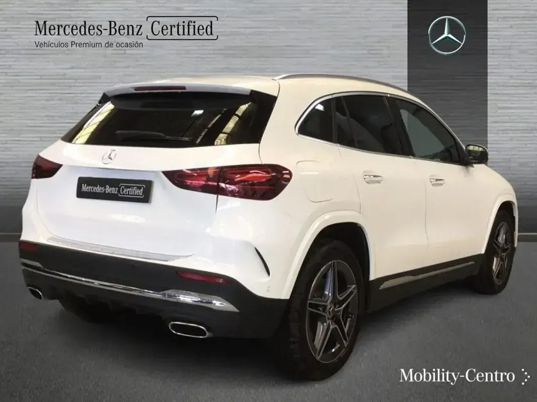 Usado Mercedes GLA250 163 CV (119 kW) 2025 Blanco polar SUV