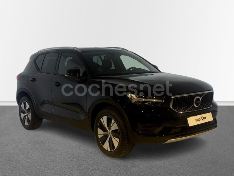 Negro Usado 2022 Volvo XC40 Momentum SUV | 29.900 € (Precio justo) - Imagen 1/3