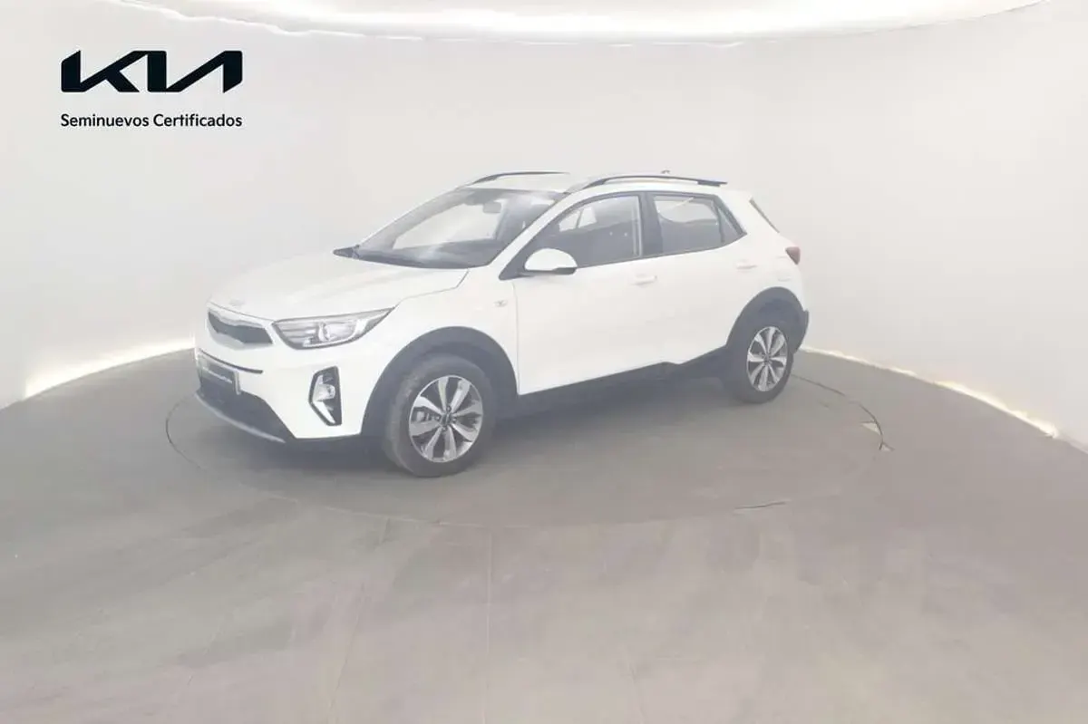 Usado Kia Stonic 101 CV (74 kW) 2025 Blanco SUV