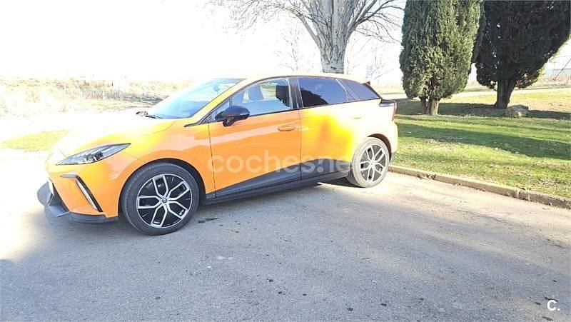 Usado MG MG4 EV Luxury 2023 Eléctrico Utilitario