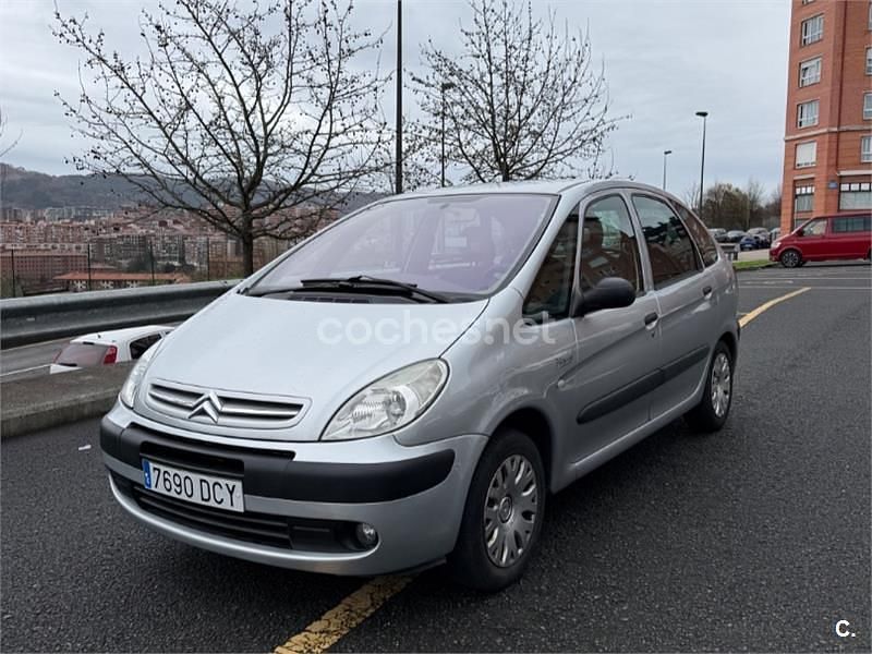 Gris / plata Usado 2004 Citroën Xsara Picasso Monovolumen | 1450 € (Buen precio) - Imagen 1/4