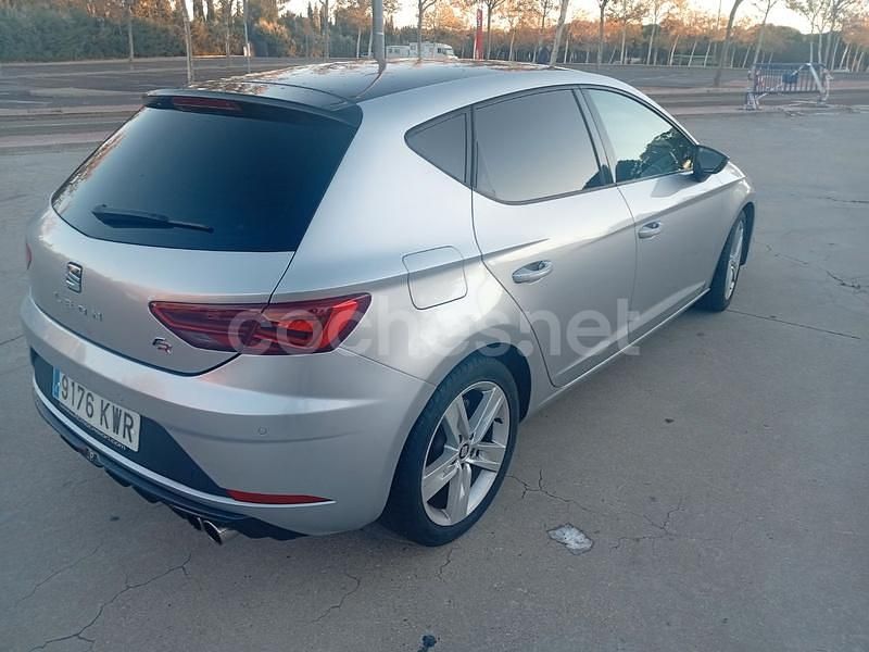 Usado Seat Leon FR 150 CV (110 kW) 2020 Gris / plata Berlina