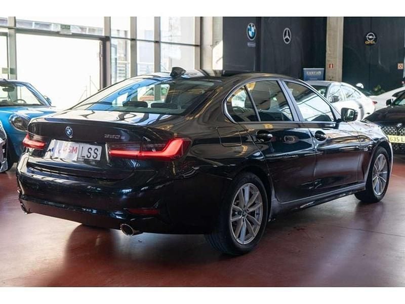 Usado BMW 320e Sport Line 204 CV (150 kW) 2021 Negro Berlina