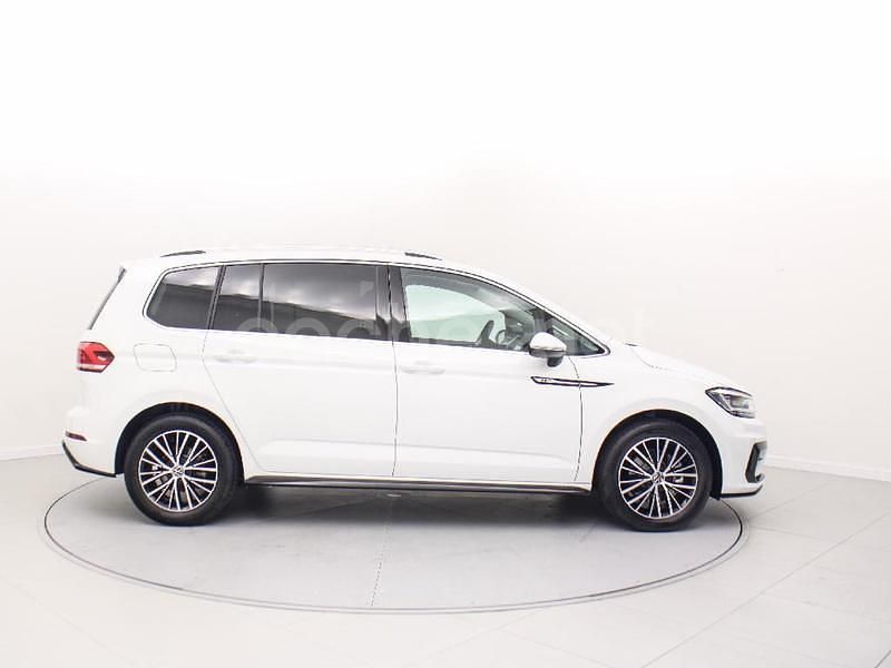 Usado VW Touran R-line 150 CV (110 kW) 2025 Blanco Monovolumen