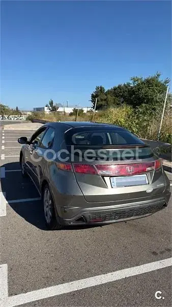 Usado Honda Civic Sport 140 CV (102 kW) 2006 Beige Berlina