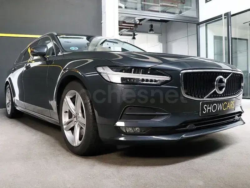 Usado Volvo V90 Momentum 190 CV (139 kW) 2021 Gris / plata Familiar