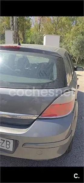 Usado Opel Astra Edition 100 CV (73 kW) 2004 Gris / plata Berlina