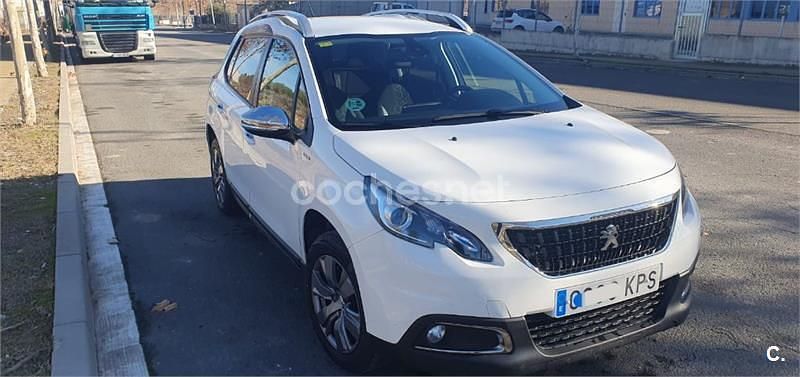 Usado Peugeot 2008 Style 82 CV (60 kW) 2018 Blanco SUV