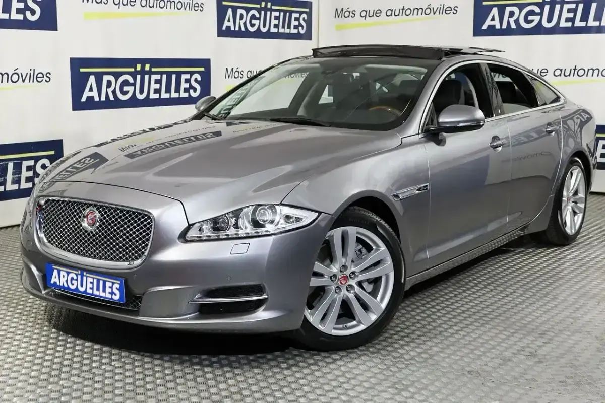 Begagnad Jaguar XJ Premium Luxury 340 HK (250 kW) 2014 Sedan