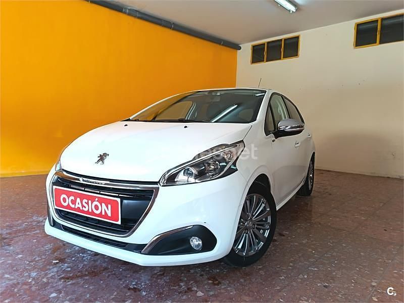 Blanco Usado 2017 Peugeot 208 Style Utilitario | 7750 € (Precio justo) - Imagen 1/4