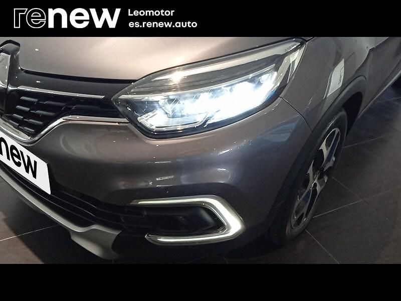 Usado Renault Captur Zen 120 CV (88 kW) 2017 Gris SUV