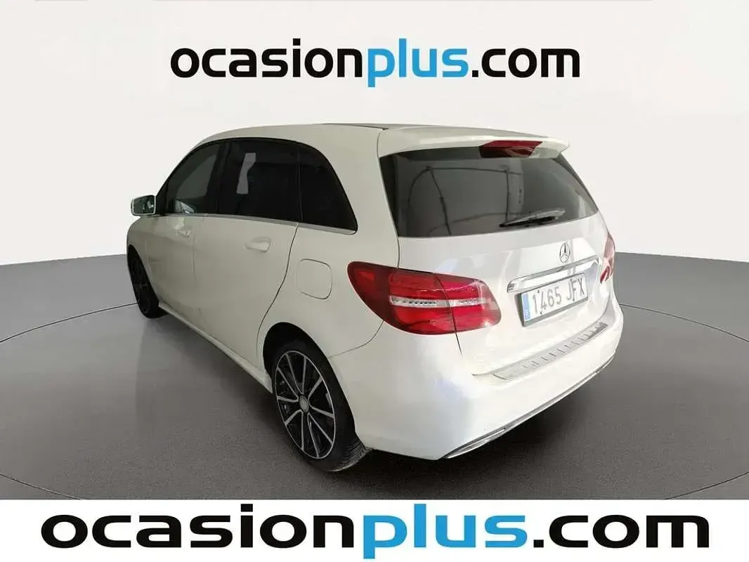 Usado Mercedes B180 109 CV (80 kW) 2015 Blanco Utilitario