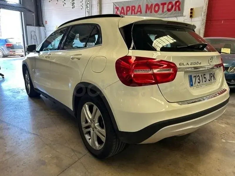 Usado Mercedes GLA200 Style 136 CV (100 kW) 2015 Blanco SUV
