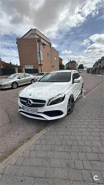 Usado Mercedes A200 AMG line 136 CV (100 kW) 2017 Blanco Berlina