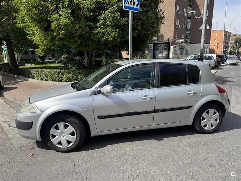 Gris / plata Usado 2005 Renault Mégane II Berlina | 1850 € (Super precio) - Imagen 1/2