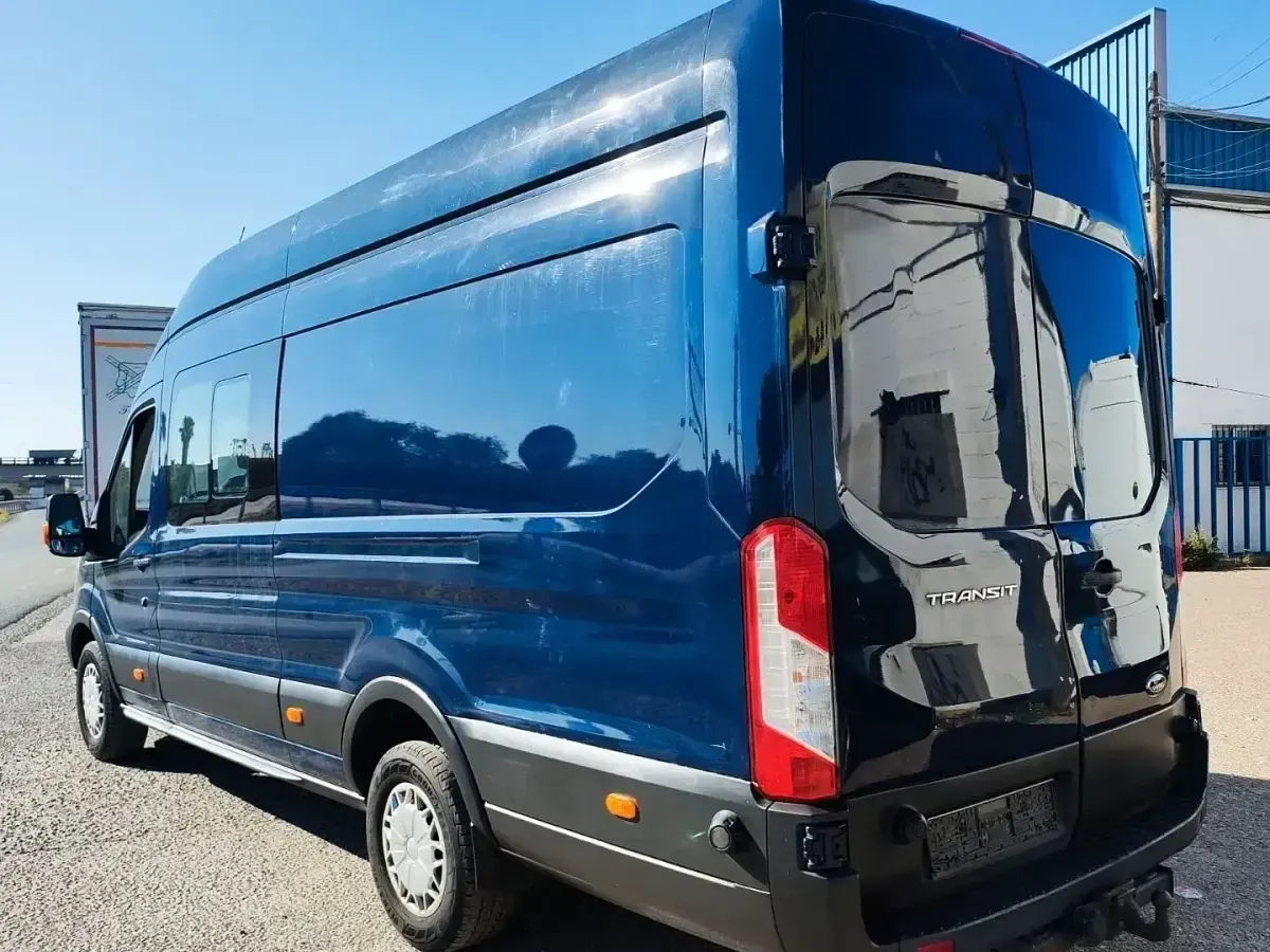 Käytetty Ford Transit Trend 130 HP (95 kW) 2016 Sininen Tila-auto