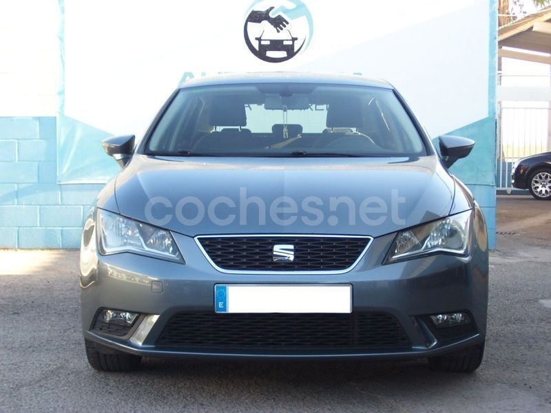 Usado Seat Leon Style 110 CV (80 kW) 2015 Gris / plata Berlina