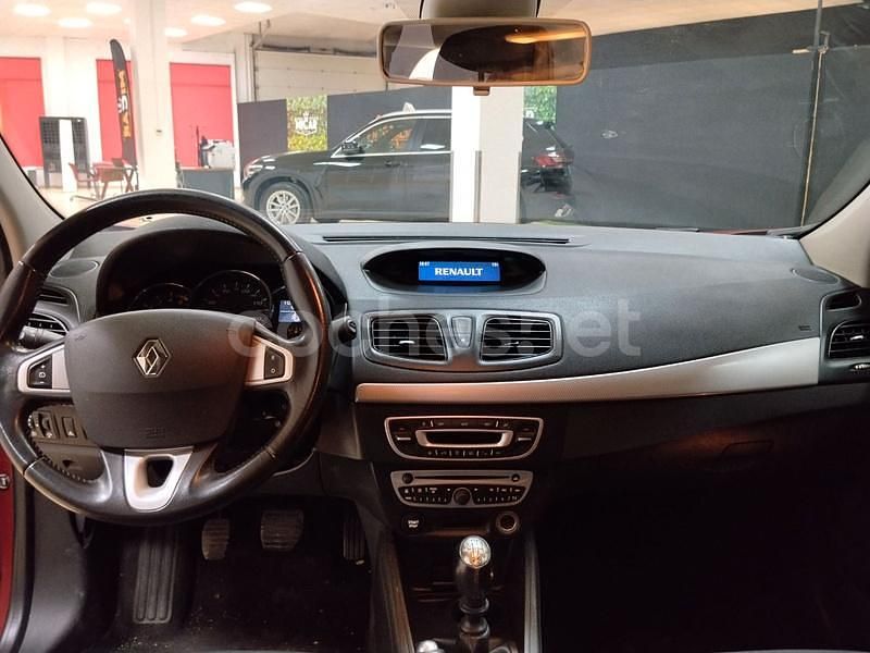 Usado Renault Fluence Dynamique 110 CV (80 kW) 2012 Granate Berlina
