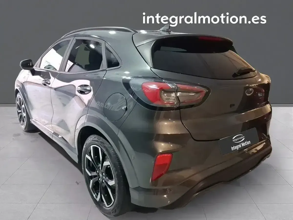 Usado Ford Puma ST-Line X 155 CV (114 kW) 2023 Gris / plata SUV