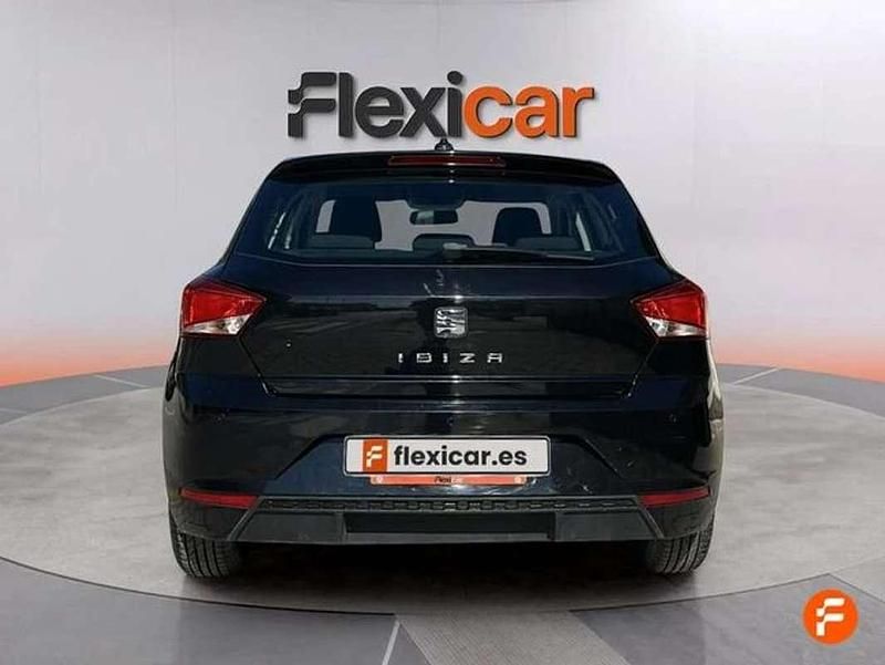 Usado Seat Ibiza Reference 95 CV (69 kW) 2020 Negro Utilitario