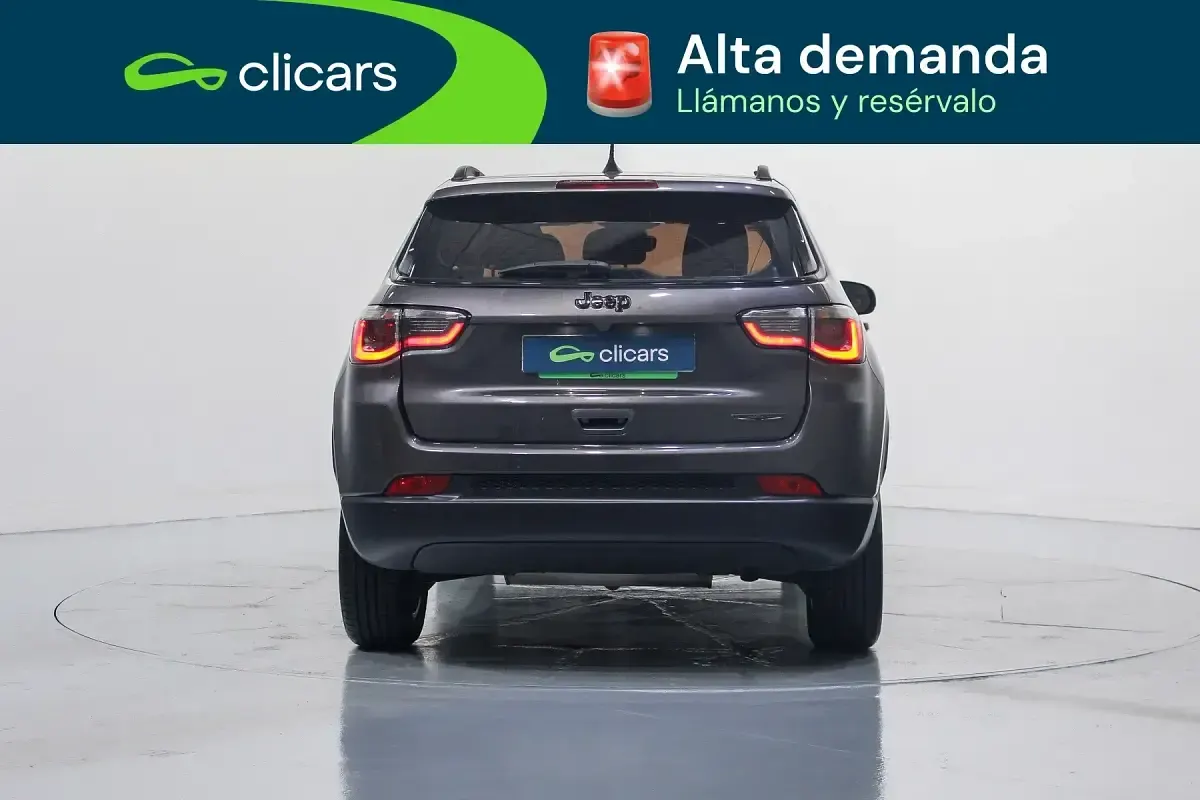 Usado Jeep Compass Night Eagle 140 CV (102 kW) 2019 Gris SUV