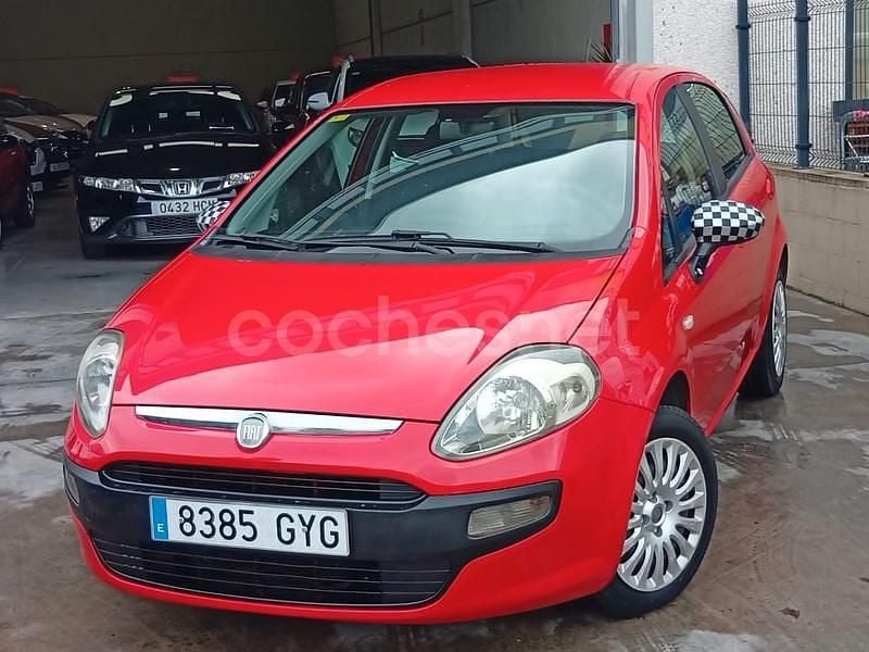 Rojo Usado 2010 Fiat Punto Evo Dynamic Utilitario | 5490 € (Precio justo) - Imagen 1/4