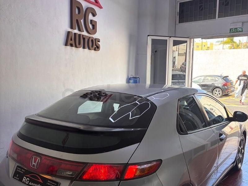 Usado Honda Civic Comfort 140 CV (102 kW) 2009 Gris / plata Berlina