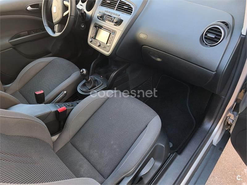 Usado Seat Altea XL I-Tech 140 CV (102 kW) 2014 Gris / plata Monovolumen