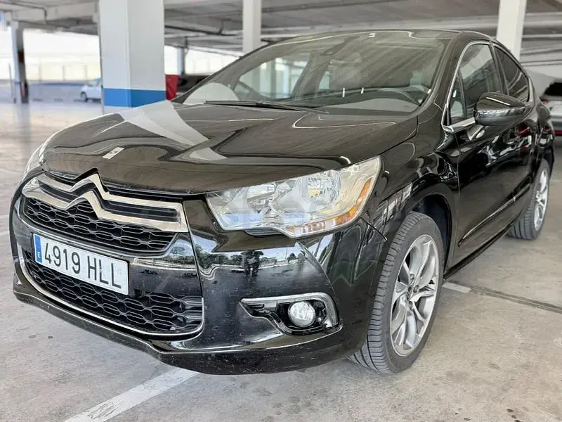 Usado Citroën DS4 Limited Edition 1955 112 CV (82 kW) 2015 Negro Utilitario